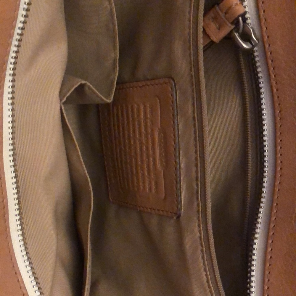 Coach - Picture 3 of 4